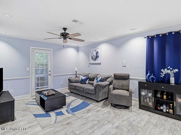 5th image of 429 Vining Ct