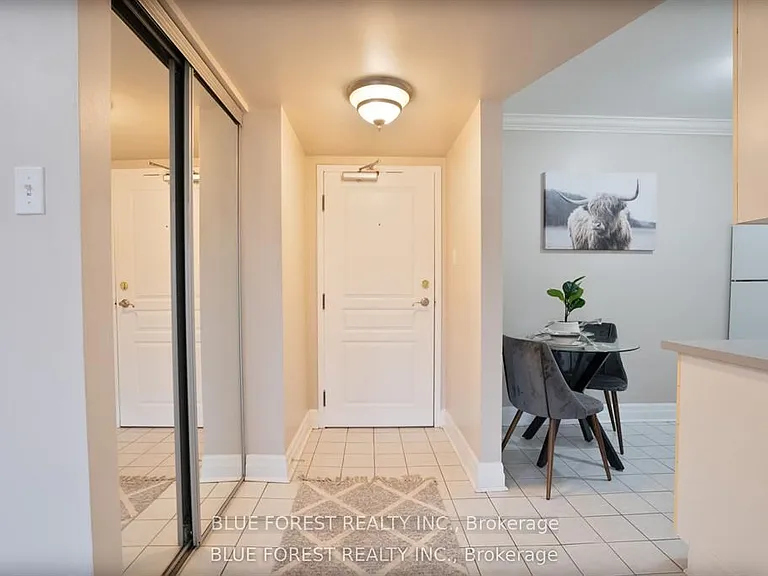 1275 Bentley Dr #310 — Photo 2