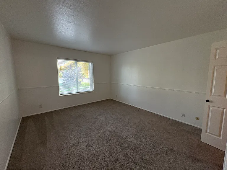 2nd guest bedroom