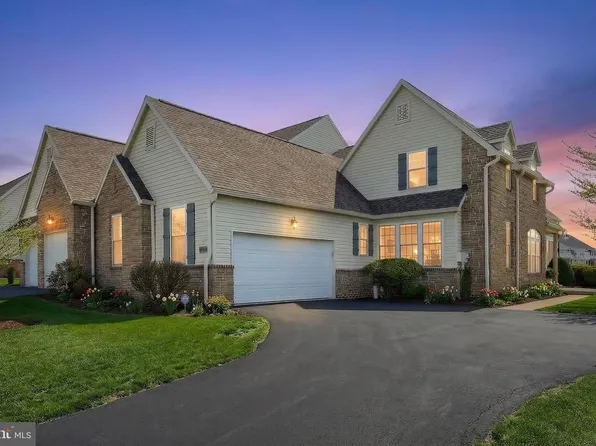 1100 Turnberry Ln, York, PA 17403