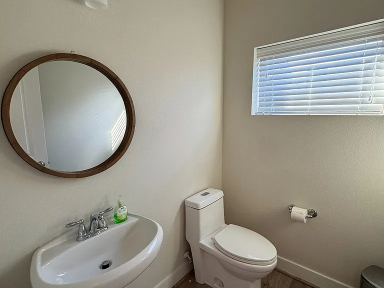 2616 Riverside Dr #F — Photo 16