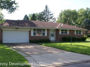 9675 Queensbury Ln, Saint Louis, MO 63136