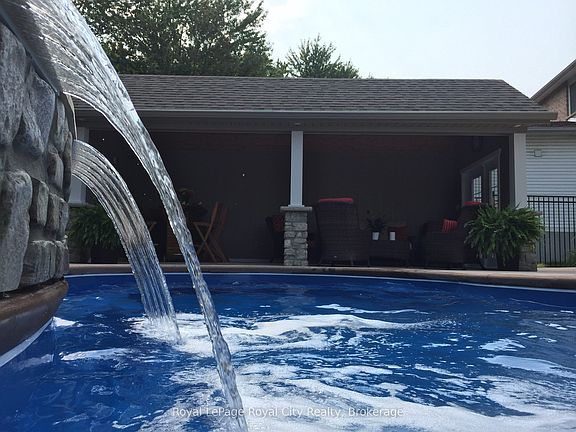 2nd image of 734 Willow Rd