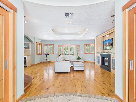 4th image of 22689 Alderpoint Rd