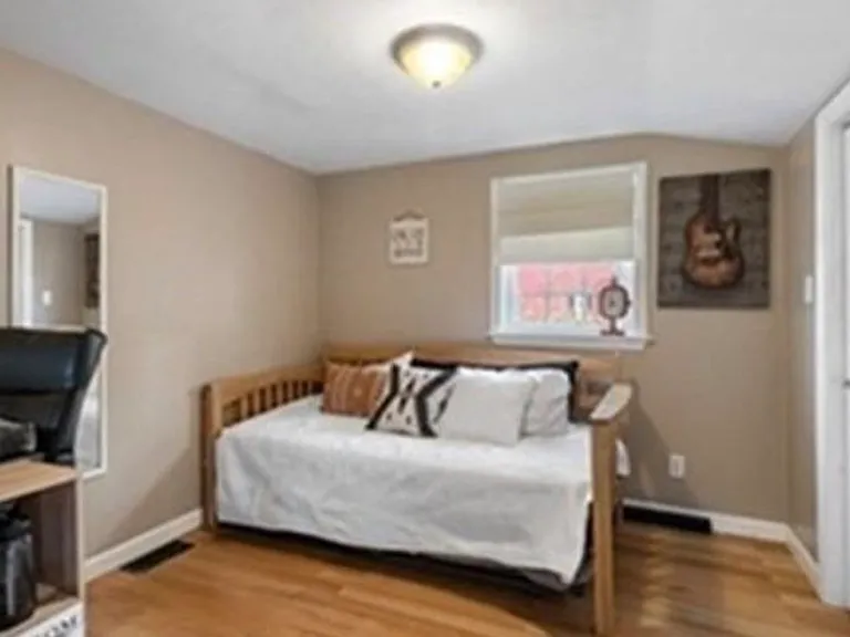35 Mountain View Rd — Photo 3