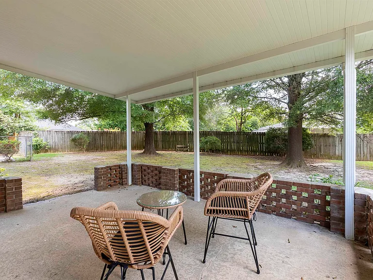 1726 Greenwood Cir — Photo 66