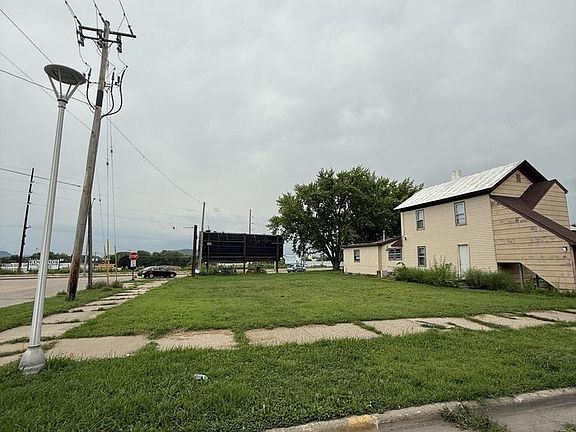 2nd image of 1410-1412 5TH AVENUE S S