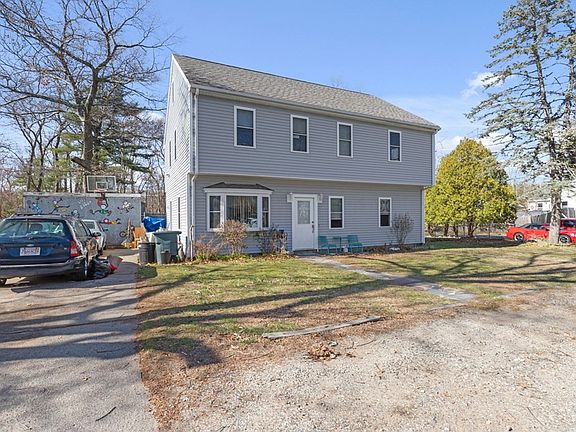 3rd image of 76 Stoughton St