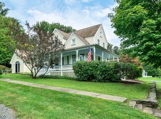 18 E Maple Ave, Long Valley, NJ 07853
