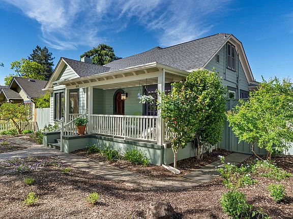 5th image of 915 St Helena Avenue