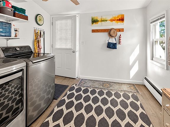 5th image of 32 Daniels St