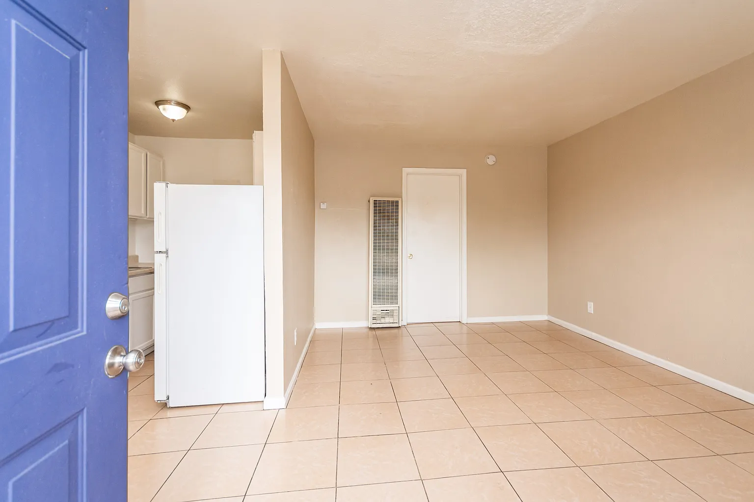 2570 Traction Ave #7 photo 1