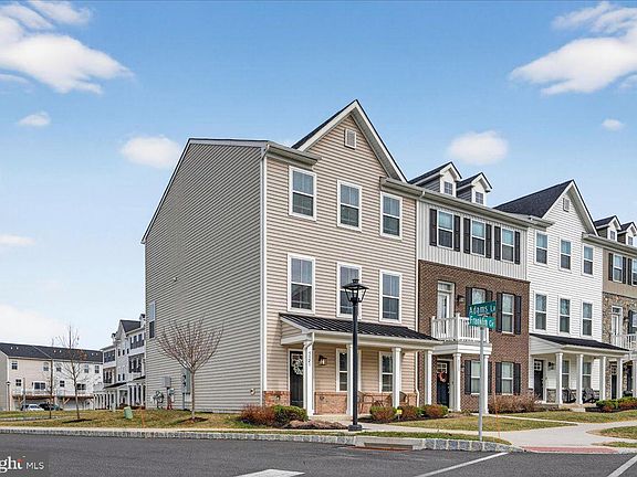 2nd image of 5121 Franklin Cir