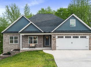621 Sunset Valley Dr, Soddy Daisy, TN 37379