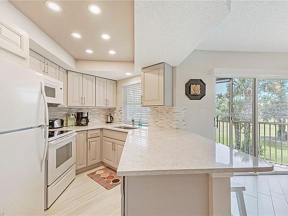 3rd image of 481 Quail Forest Blvd APT B208