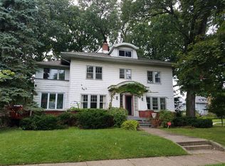 942 N County St, Waukegan, IL 60085