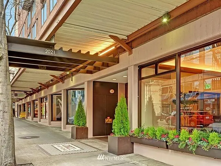 2021 1st Ave #C10 — Photo 21