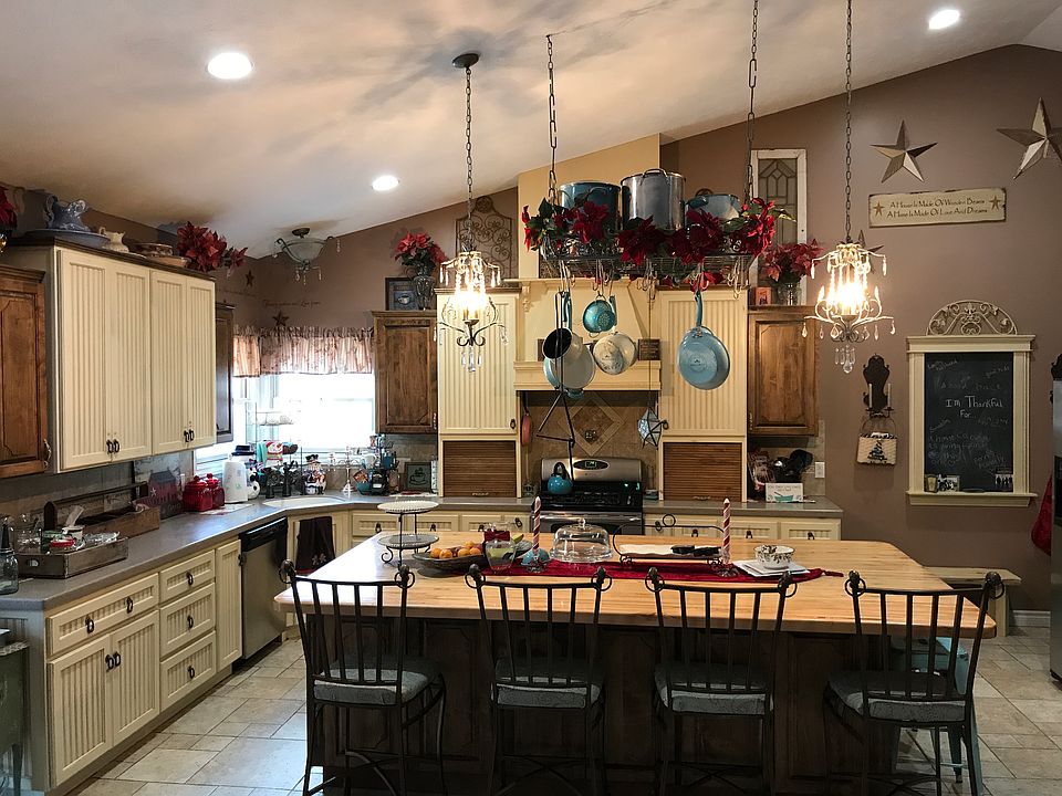 Kitchen w large eat in 