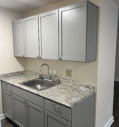 3rd image of 1701 Lincoln Ave #6