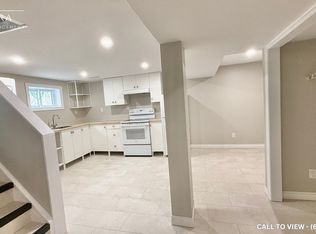 360 E 25th St #2, Hamilton, ON L8V 3B1