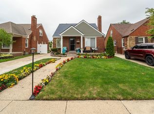 827 N Vernon St, Dearborn, MI 48128