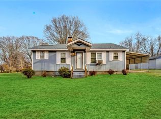 6 Cleveland St, Honea Path, SC 29654