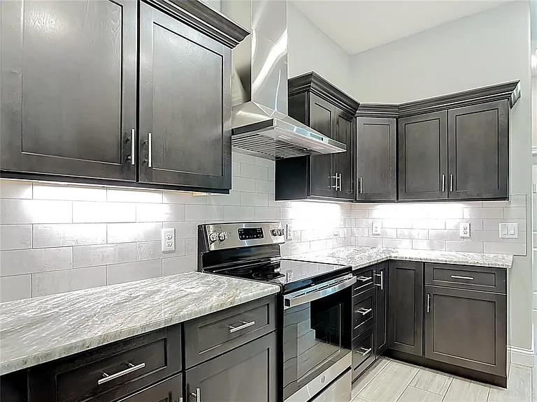 540 Alabama Ave — Photo 3
