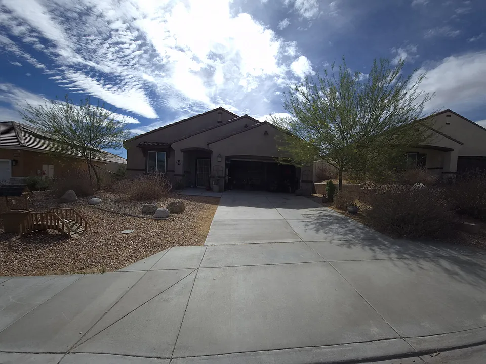 16877 Desert Willow St