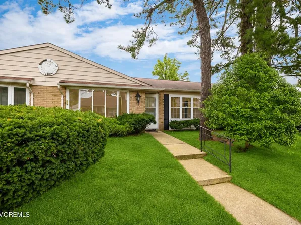 37 Cambridge Circle #B, Manchester, NJ 08759