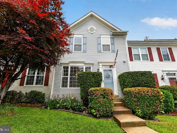 9438 Black Hawk Ct, Manassas Park, VA 20111