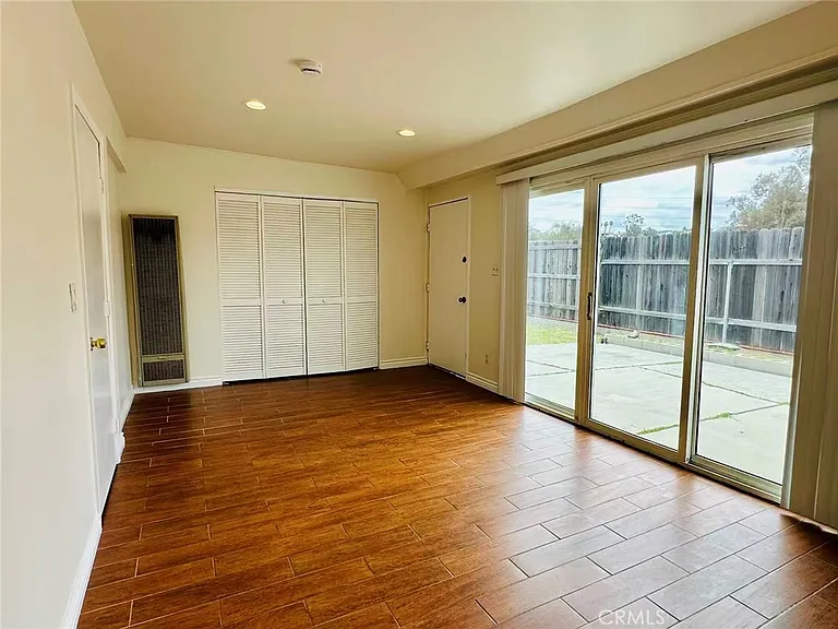 400 E Fernfield Dr — Photo 28