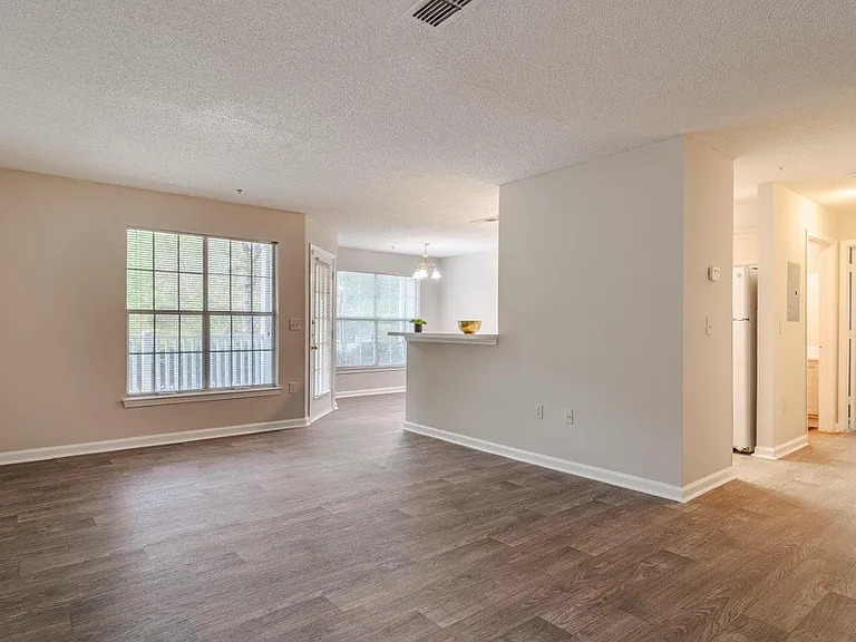 Keswick Village Apartments and Townhomes — Photo 6