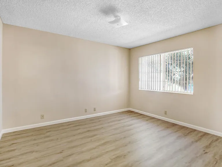 43580 Texas Ave — Photo 10