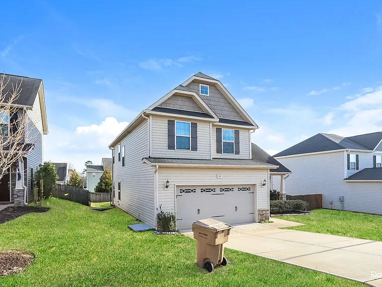 412 McCarthy Dr — Photo 2