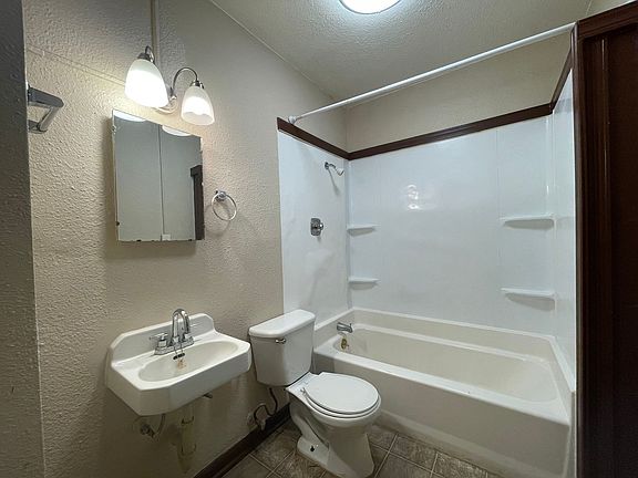 5th image of 916 W Augusta Ave #2dffbb397