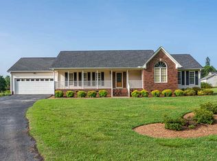 180 Cantrell Ridge Dr, Boiling Springs, SC 29316