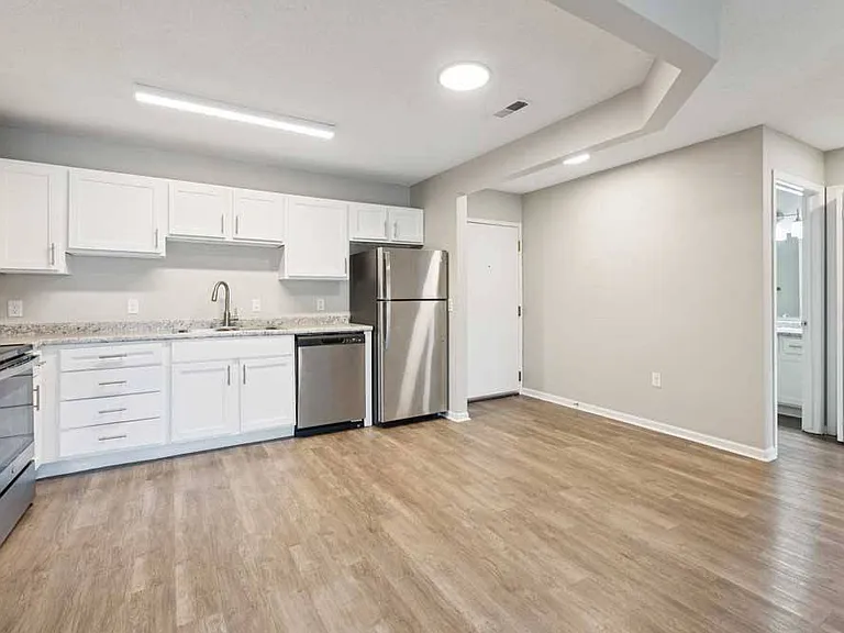 Northridge Heights Apartments — Photo 191