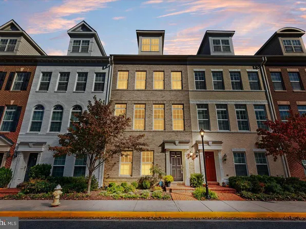 419 N Upton Ct, Arlington, VA 22203