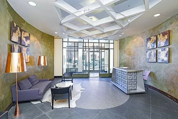 Rented by REAL New York | media 21