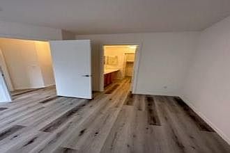 4th image of 1109 Emerywood Ct