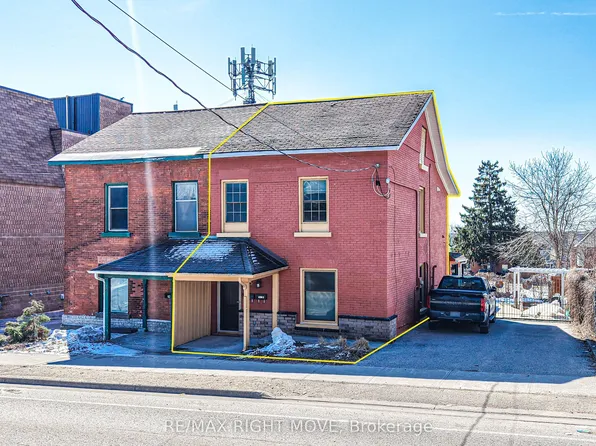 33 Coldwater Rd W, Orillia, ON L3V 3L2