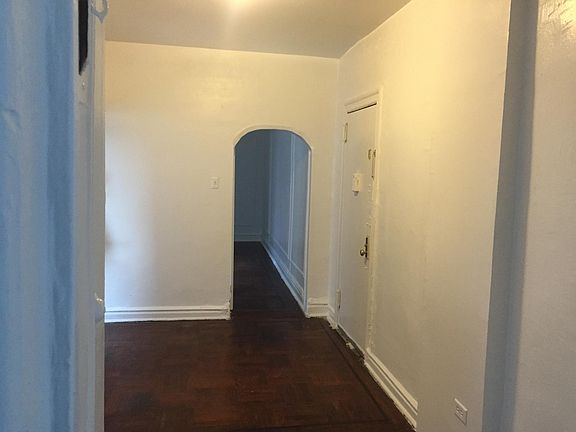 2nd image of 975 Sheridan Ave