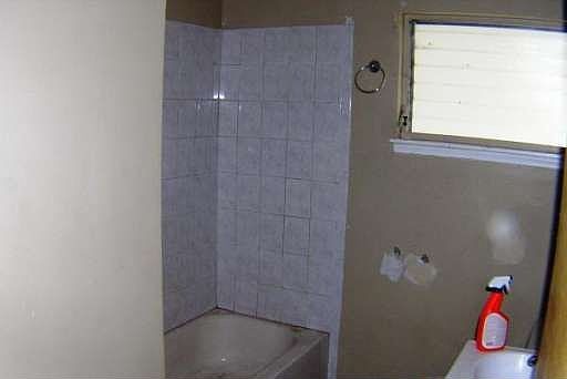 2nd image of 1919 Barney Ave