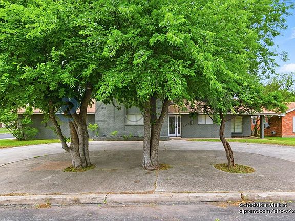 2nd image of 2330 Blossom Dr
