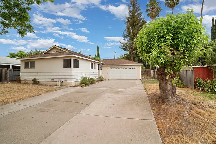 2109 Monifieth Way — Photo 3