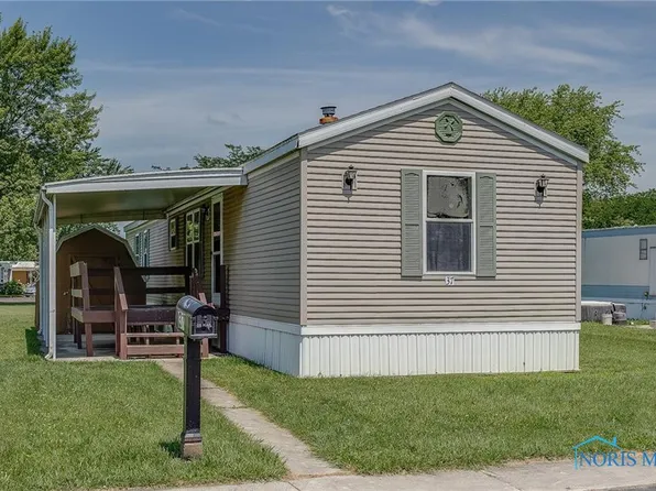 800 Woodward Ave #37, Fostoria, OH 44830
