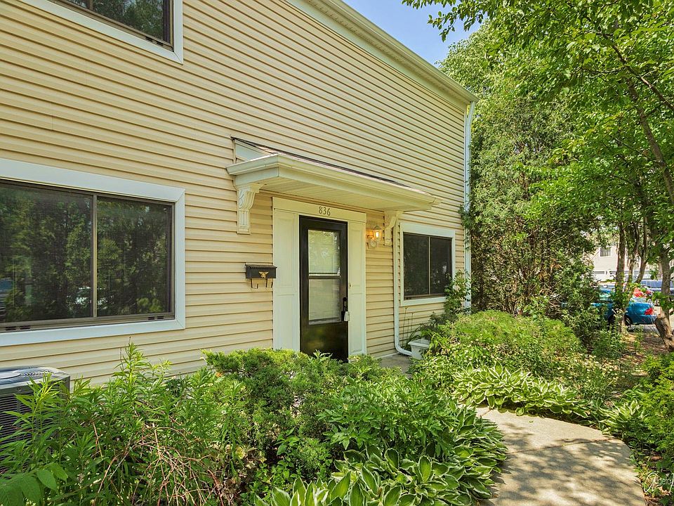 1st image of 836 Oxford Pl #836