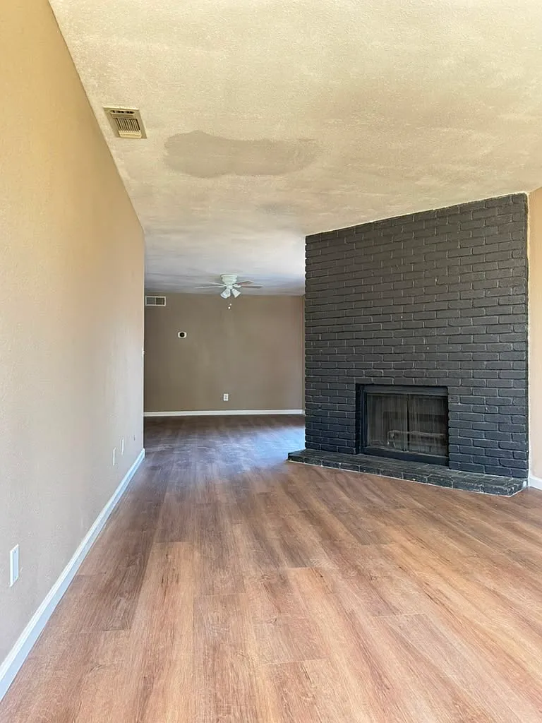Della Cir, Sacramento — Photo 2