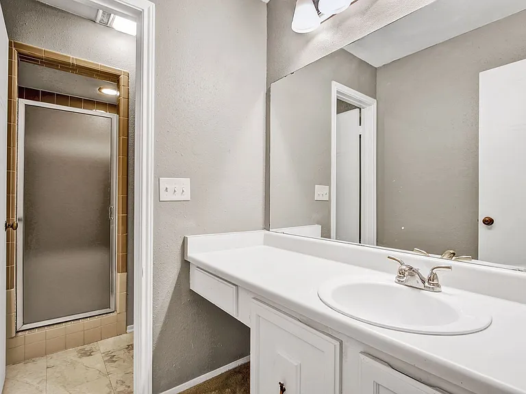 302 Gateway St — Photo 17