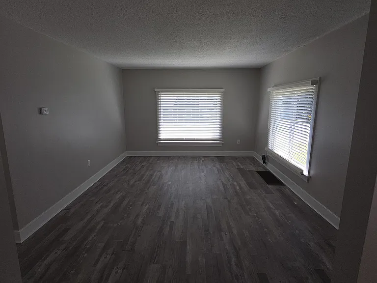 201 N Chestnut St #203 — Photo 11